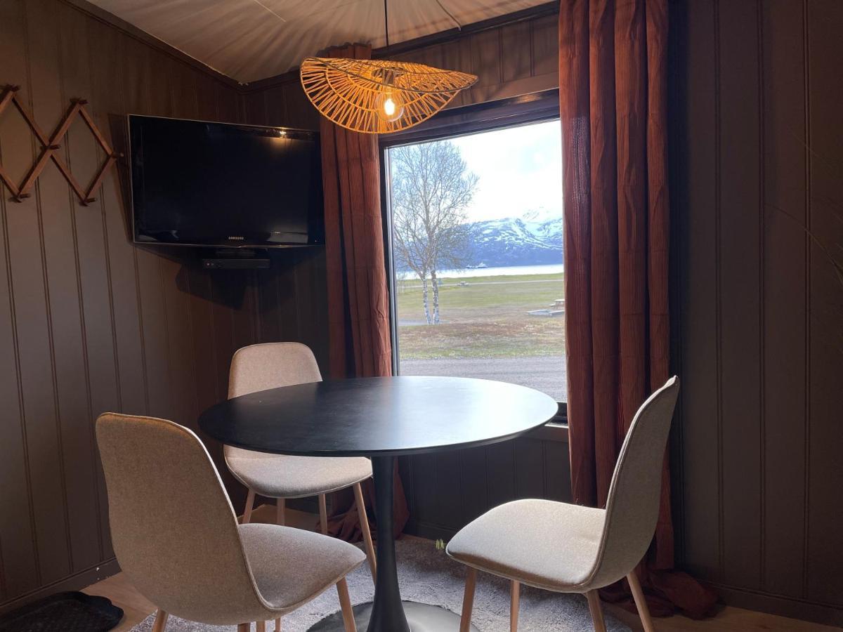 Skittenelv Lodge & Camping Tromso Ngoại thất bức ảnh